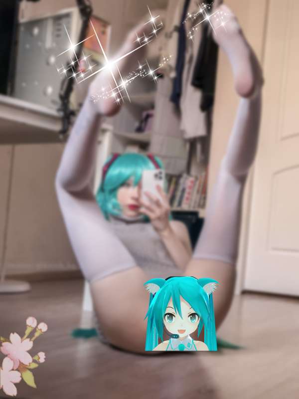 Heyo! Fresh new set Miku in Virgin Destroyer ~🎐