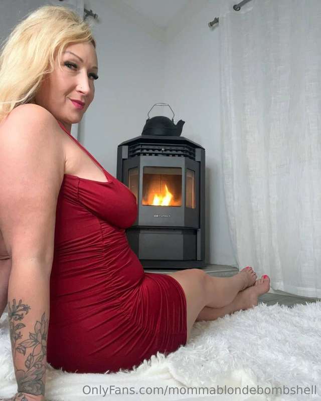 mommablondebombshell