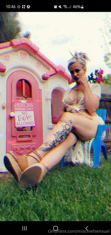 No boys allowed! 🙃