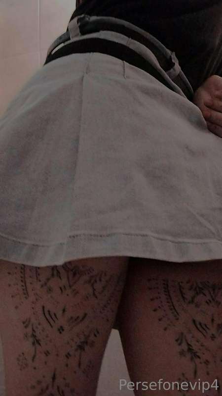 tattooed ass 😏🍄