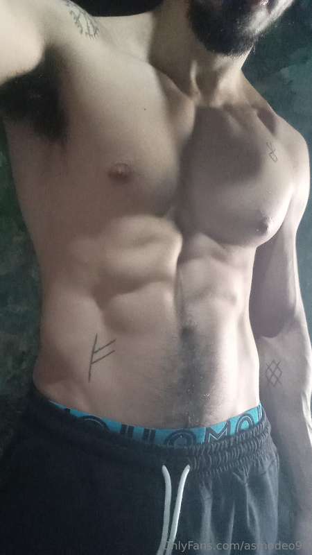 I really want someone to suck my cock 🍆