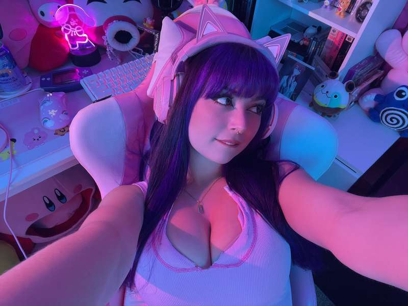 looking for a gamer gf? ❤️