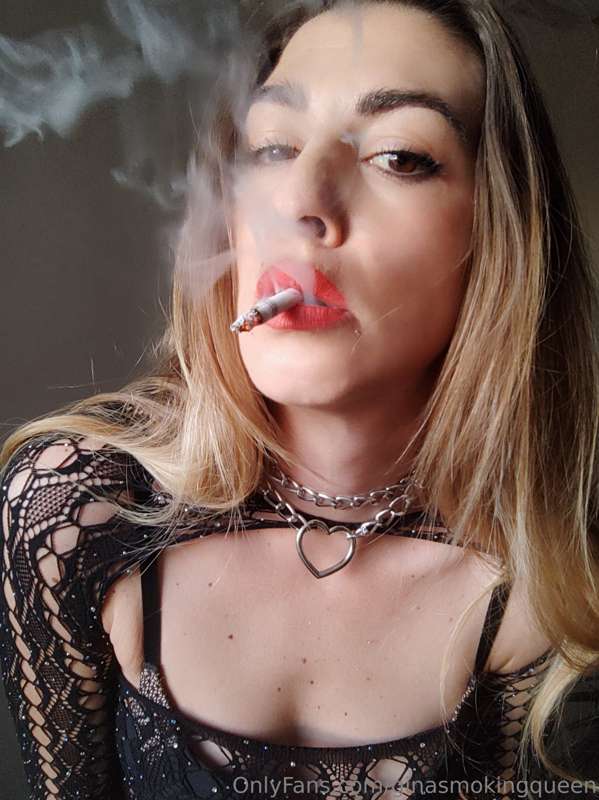 ginasmokingqueen image #6