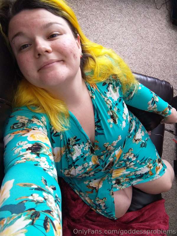 see the videos i took in this dress over here @moregoddesspr..