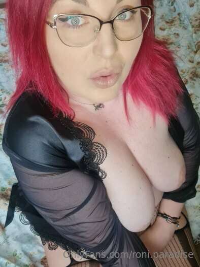 CUTIE BUSTY is the QUEEN of VIDEOCALLS @alicewetfree 😈 She l..