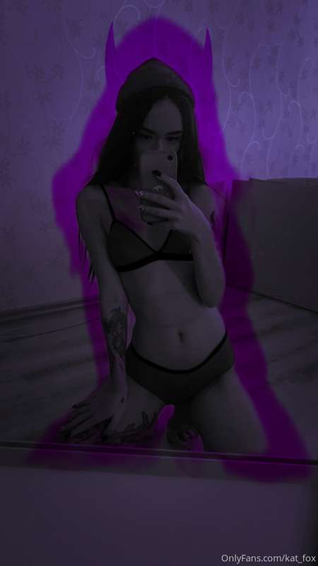 kat_fox image #0