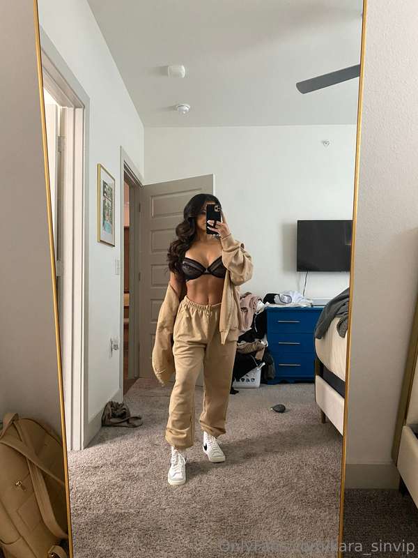 A year ago today this was me getting ready to do my bday sho..