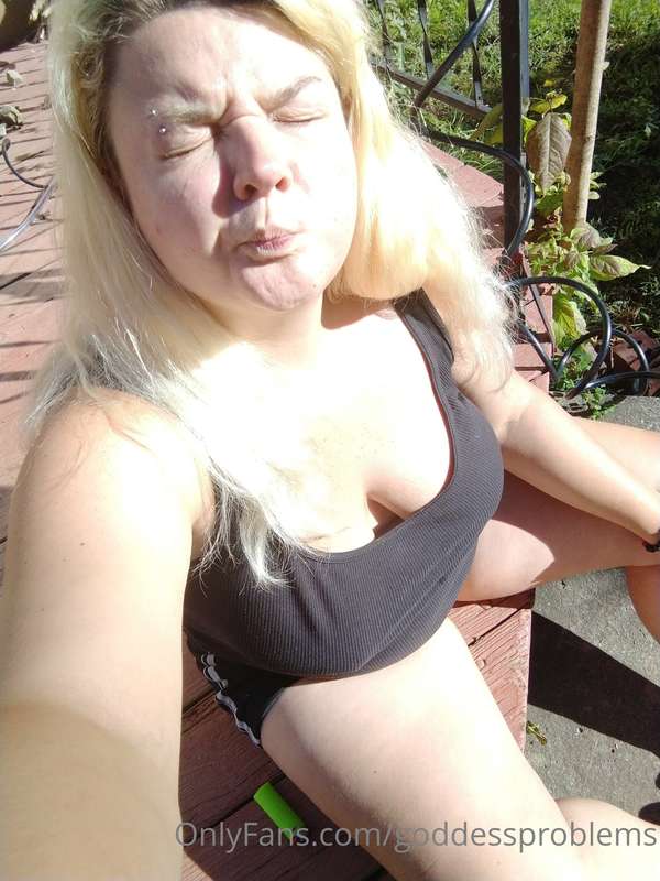 lolol i feel like i haven't felt the sun in a week, gotta so..
