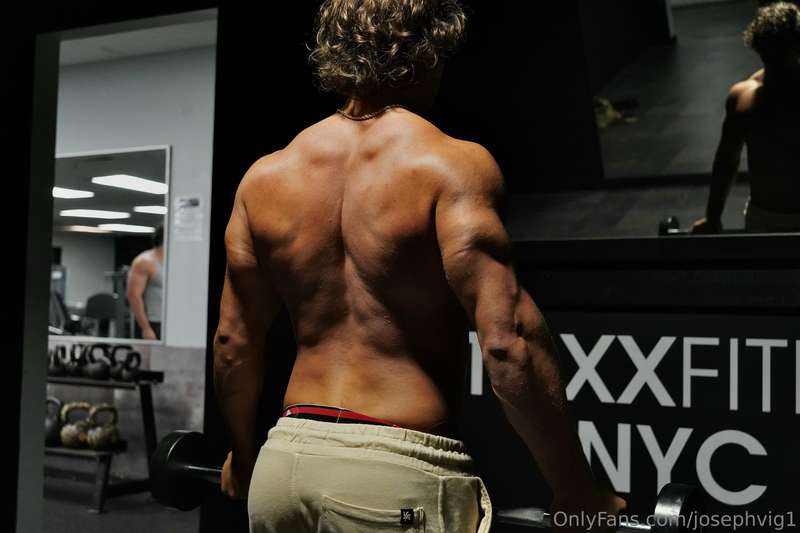 Anyone think they can hit it from the back?😏
