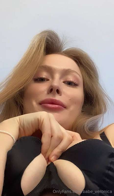Hi, I'm Eva🧚🏻‍♀️ @turbo_gun 
but my favorite subscribers cal..