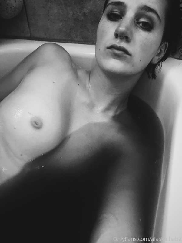 alaska.babe image #0