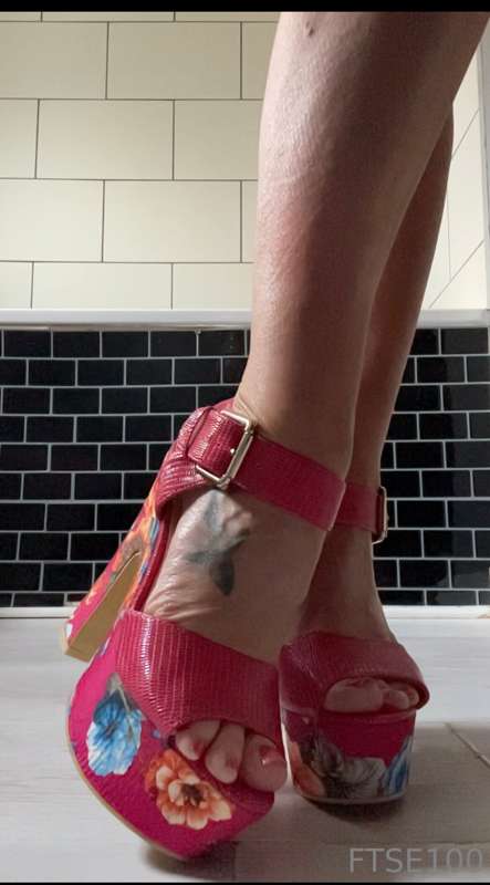 Your never fully dressed without a …………. Hot Pink Platform 
..