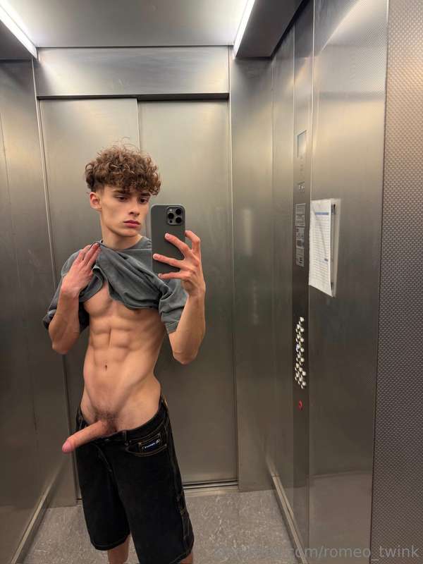 🍆 