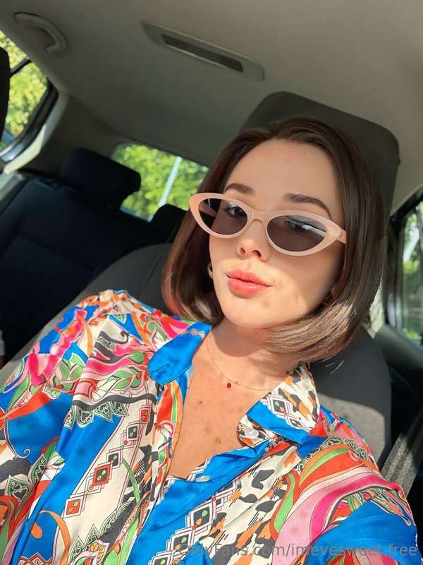Stepped out for a little me-time today😘Should I end the day ..