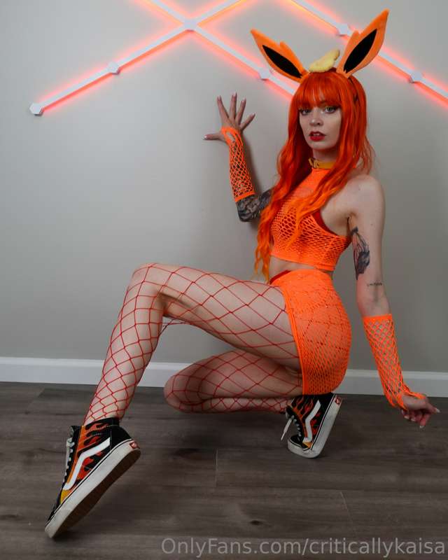 criticallykaisa image #2