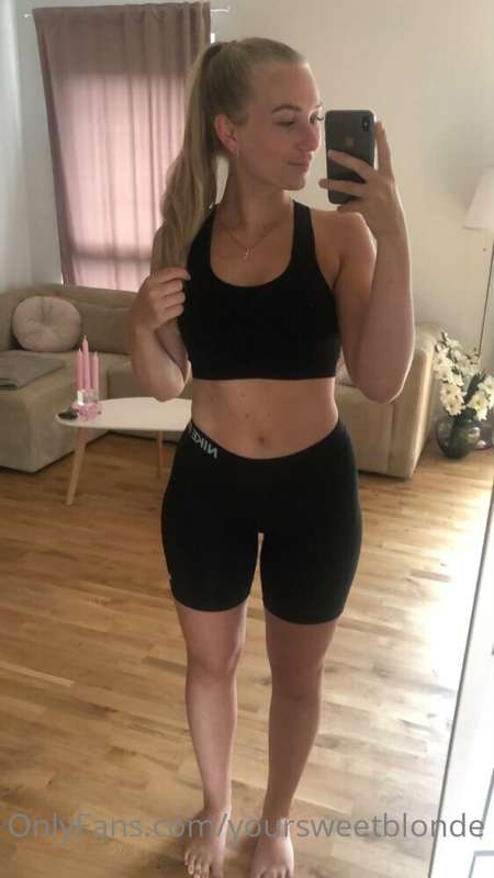Monday runs. Want to come with me? It always makes me horny ..