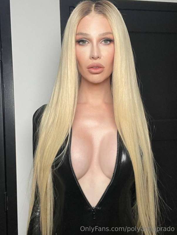 OMG THIS BABE
@carmensthroatxxx
80%OFF 3$
Go see this Dolls ..