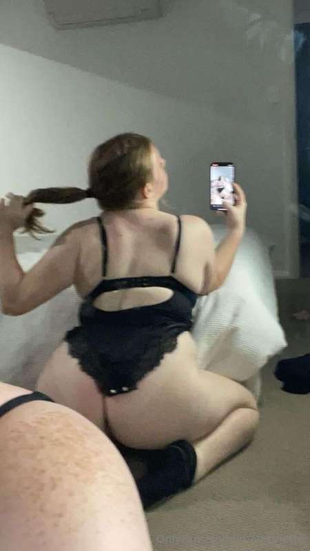 Hey!! Come Subscribe to this baddie!she’s free to sub and sh..
