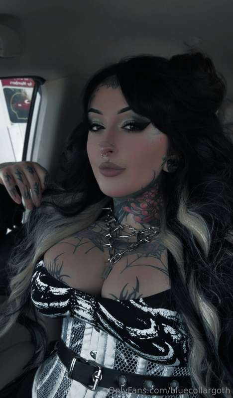 bluecollargoth