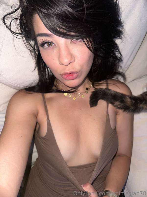 Cute dress means no panties 😌💖