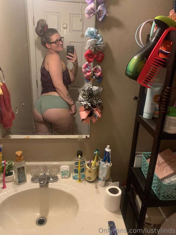lustylindy image #0