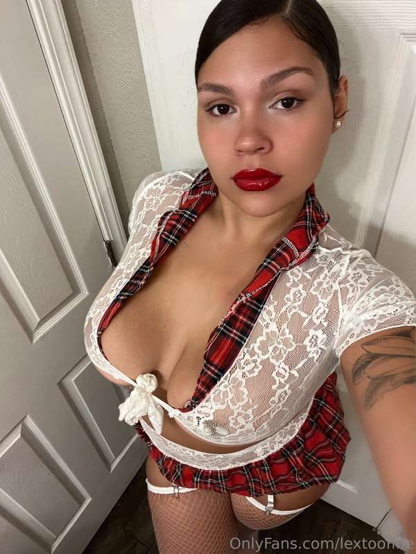 I made a new squirting JOI vid in this outfit hehe🥰📚💦