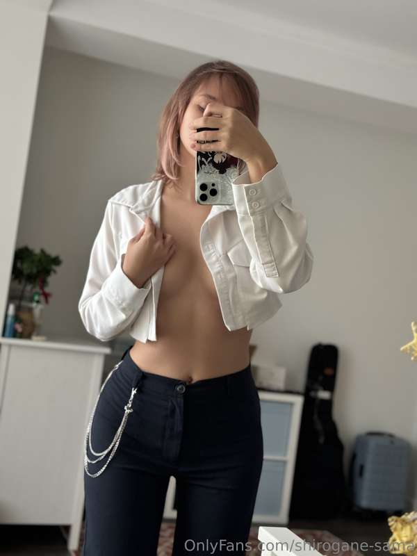 maybe I should drop some more pics from this tiny set.. 