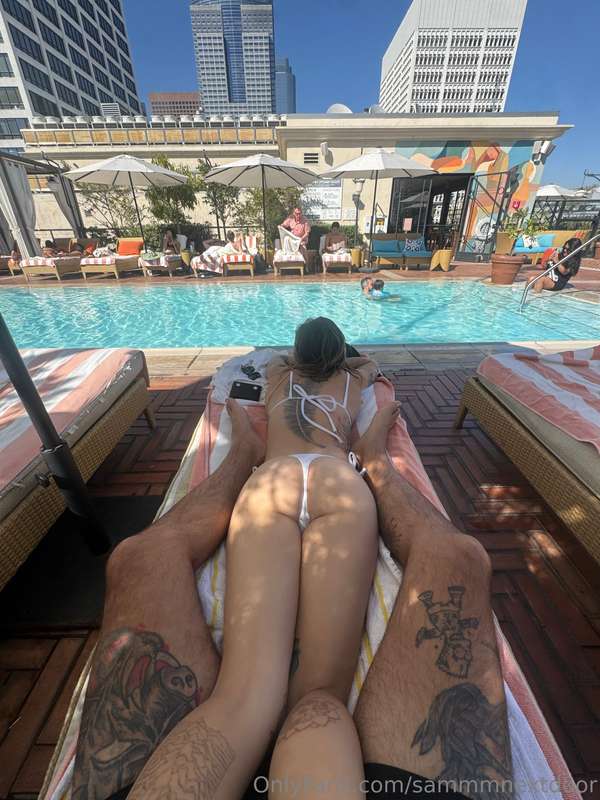 Fav butt photo? 🍑 I'm inclined to say #4 for the angle... BU..