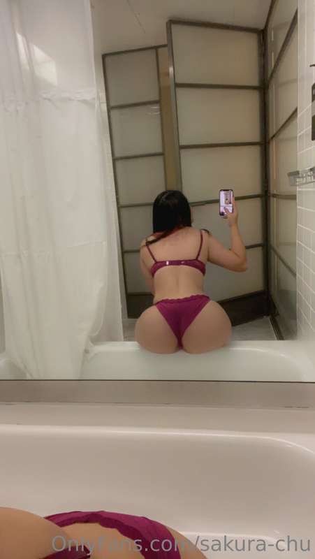 little too tight around the curves 🍑 I just wanna strip it o..