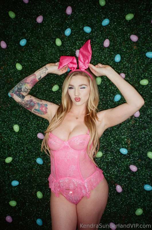 Photo 593 of Kendra Sunderland on Tocromo