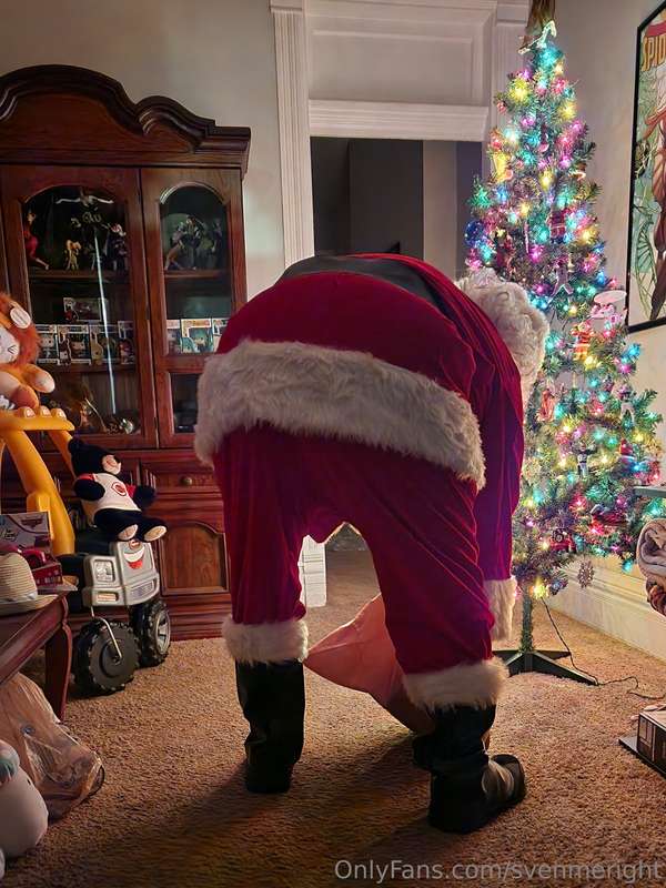 Seasons greetings citizens 🤣♥️♥️❣️❣️. It is I, Santapool!!I ..