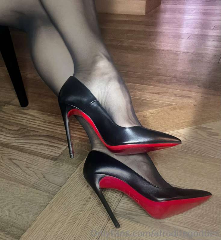 Scarpe nuove che ne dite vi piacciono ?