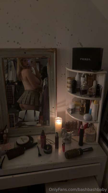 Who doesn’t love mini skirts 😝
