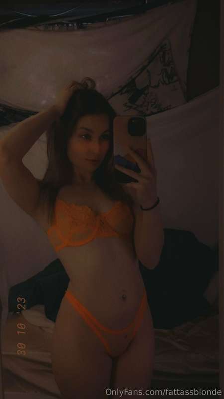 fattassblonde