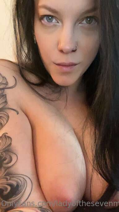 Goth morning 🤍