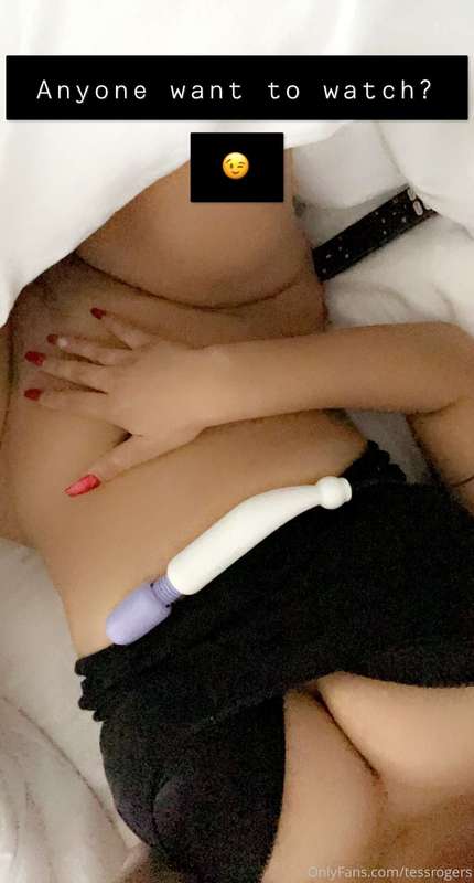 About to make myself cum LIVE 💦 onlyfans.com/tessrogersmodel