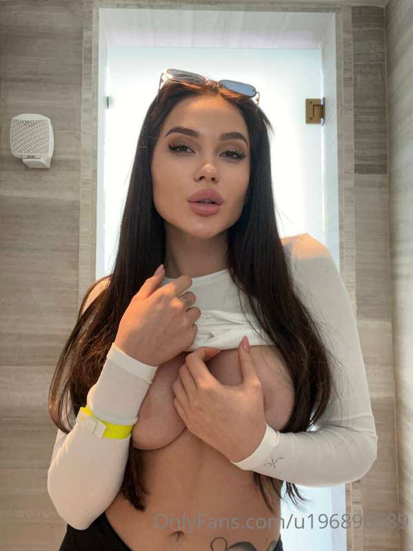wanna get a hot cock rating from me?
Tip 21$ for 550$ of con..
