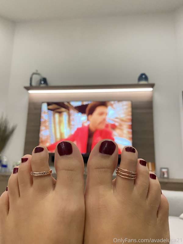 Who are you rooting for? 🏴‍☠️ Or 🍢