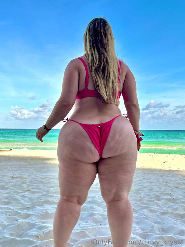 curvy_krysta