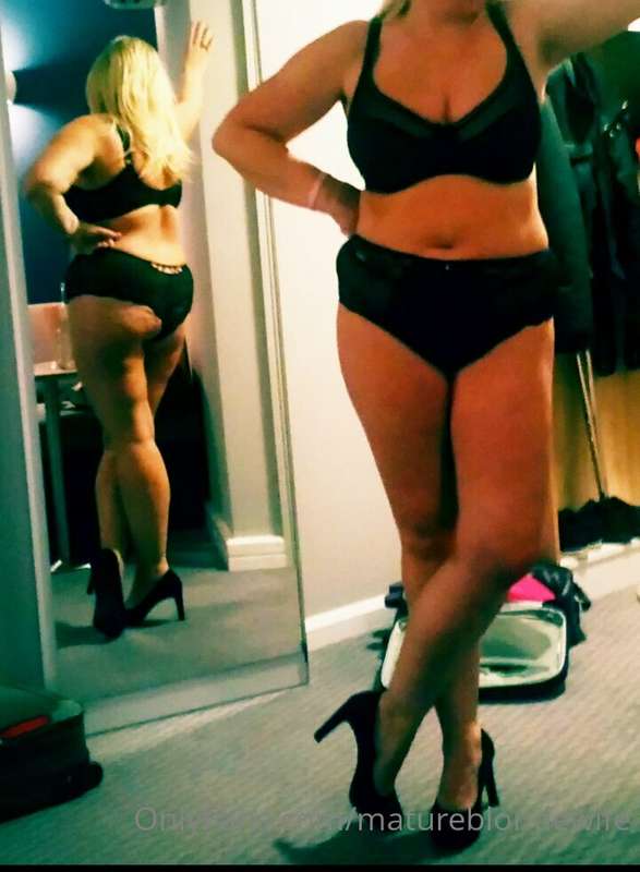 matureblondewife