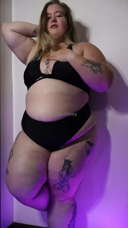 Black bikini? Yes or no ? 👀