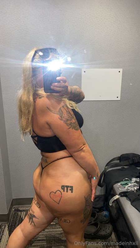 Change room selfies