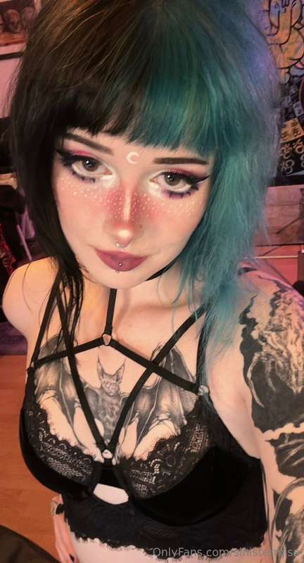 sinistermisa photo