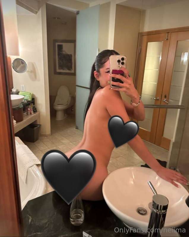 steaming up ur day. check ur dms in 10 mins ;) 💌 