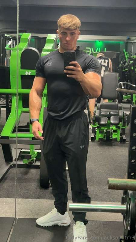 Need some cardio 😉https://onlyfans.com/jacksonntm/c3