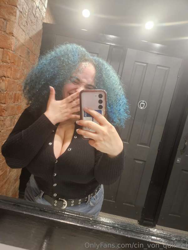 I won my billiards 🎱 game 🖤- Meet me in the bathroom and giv..