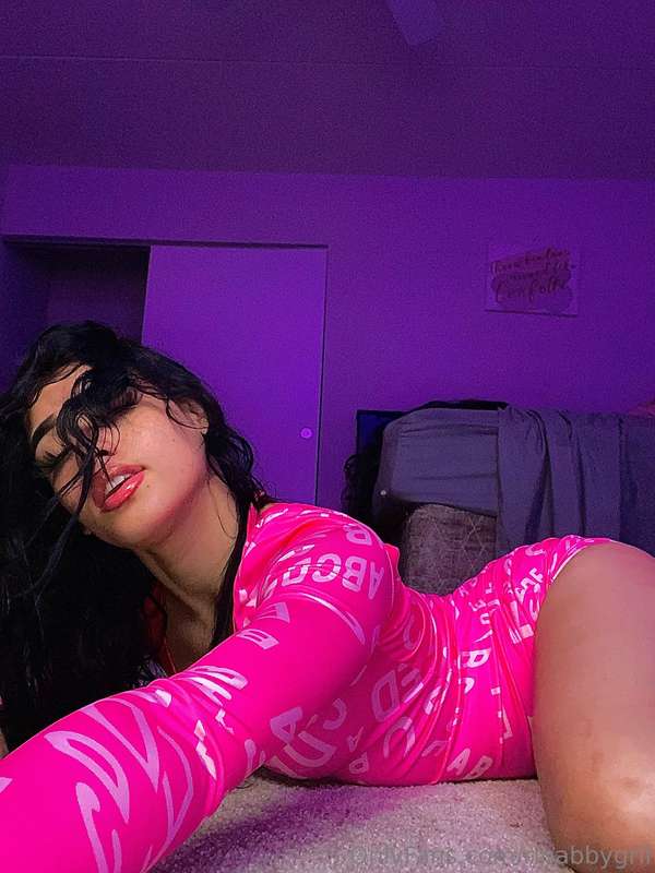 Your fav bad girl 🤍