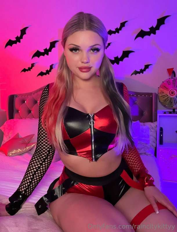 Who’s your favorite bad girl? 😈