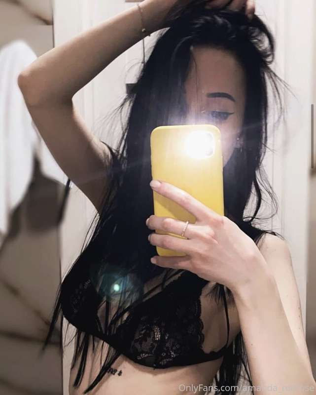 amanda_redrose