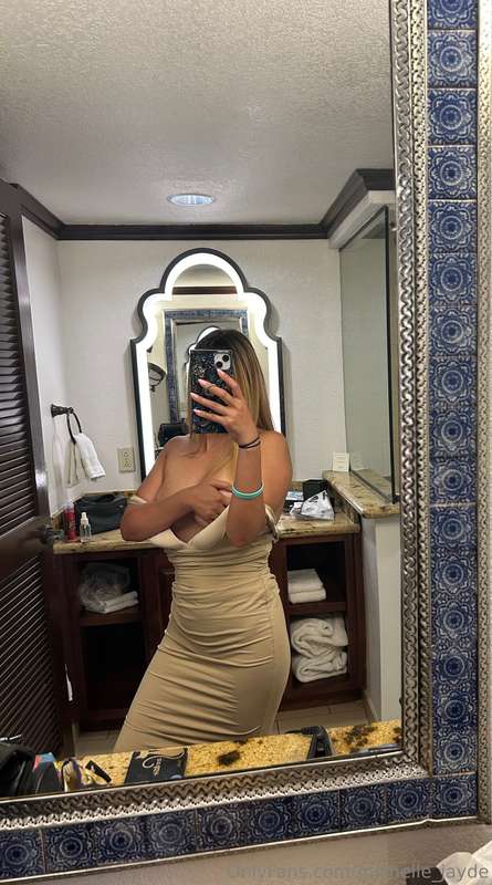 Would you take me out on a date with this dress? Say hi so w..
